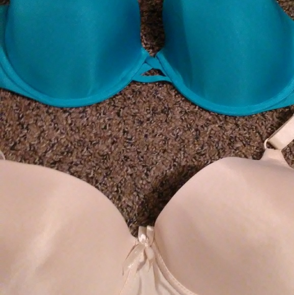 34 DD bras - Picture 2 of 4